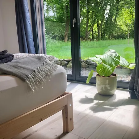 Waeller Haus - Modern With Fireplace & Large Natural Garden *