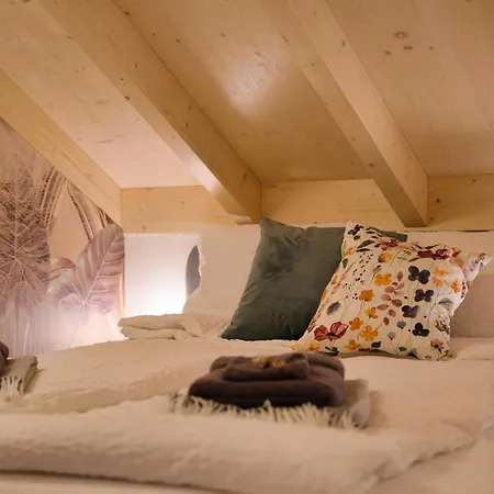 Waeller Haus - Modern With Fireplace & Large Natural Garden 别墅 *