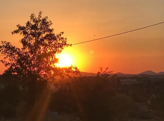 Waeller Haus - Modern With Fireplace & Large Natural Garden Villa *