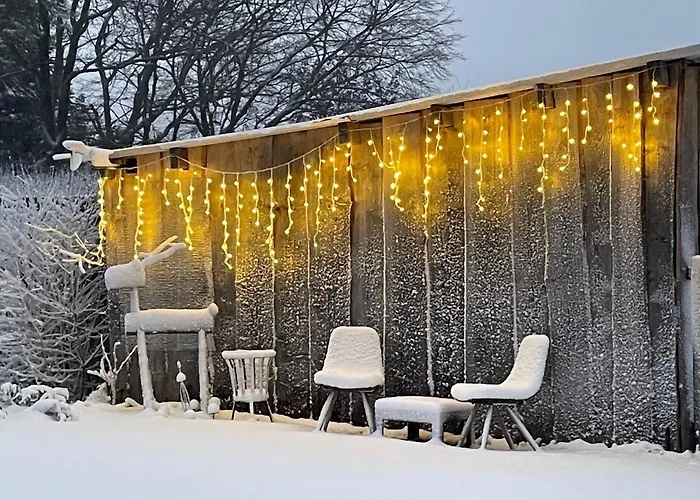 Waeller Haus - Modern With Fireplace & Large Natural Garden *