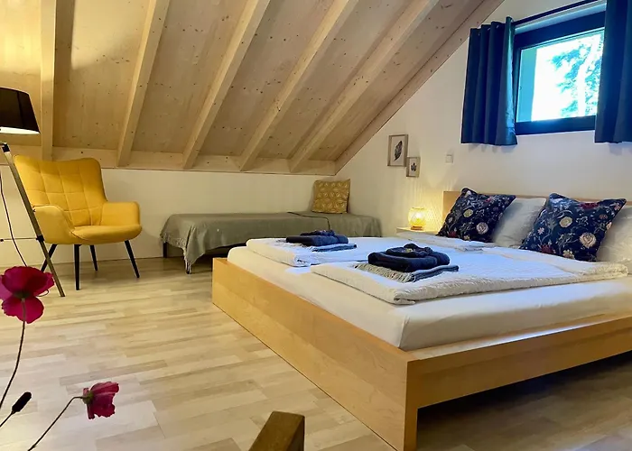 Waeller Haus - Modern With Fireplace & Large Natural Garden Villa *