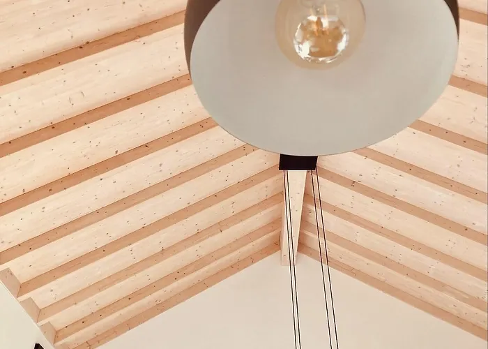 Waeller Haus - Modern With Fireplace & Large Natural Garden Villa *