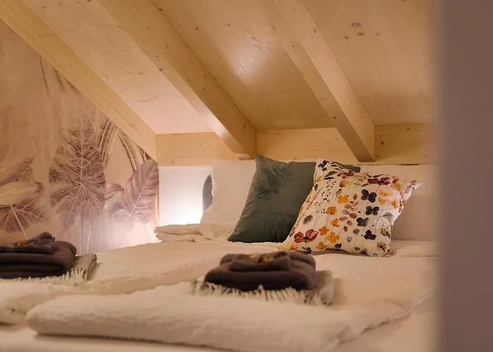 Waeller Haus - Modern With Fireplace & Large Natural Garden Villa *