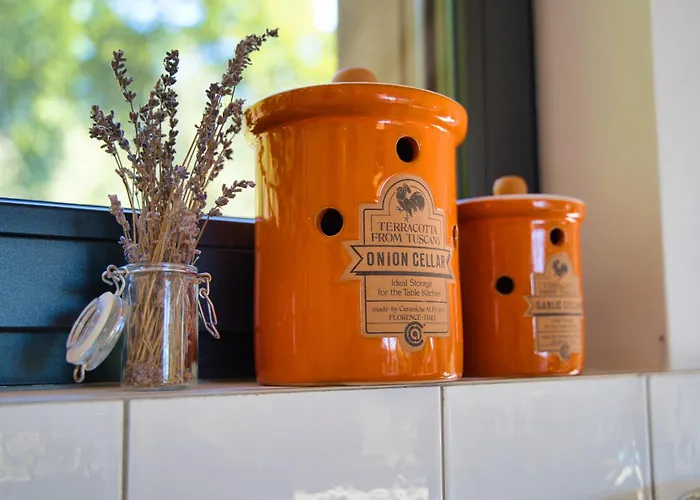 Waeller Haus - Modern With Fireplace & Large Natural Garden *