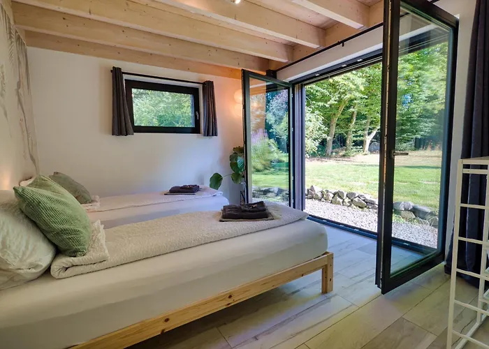 Waeller Haus - Modern With Fireplace & Large Natural Garden Villa